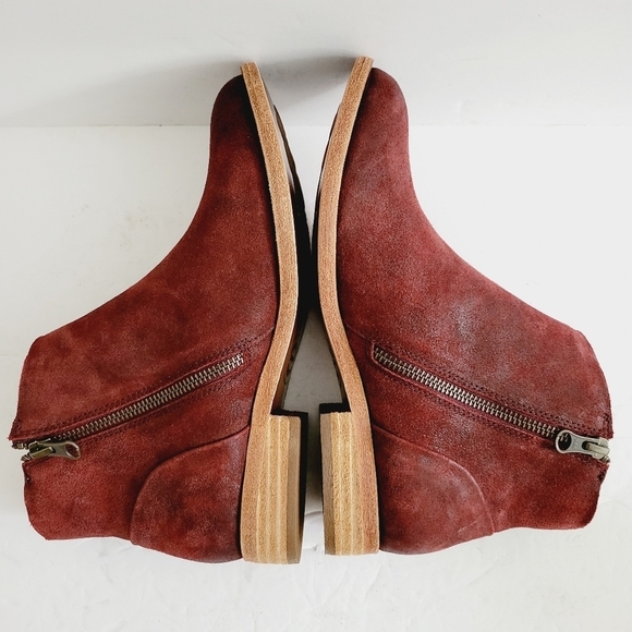 KORK-EASE Women's Riley Distresssed Bootie in Brick, Size 7 - Picture 6 of 8